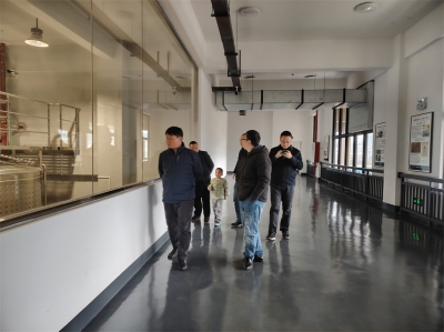 茅臺學院專家教授一行蒞臨天朝上品葡萄酒莊考察交流